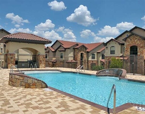 Rio Verde Apartments - Rio Verde Apartments