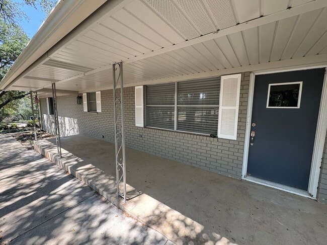 Photo - 1880 Royal St