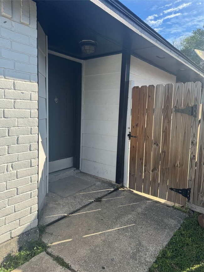 Photo - 10056 Sharpton Dr