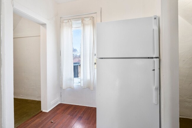 Photo - 1918 Olive St