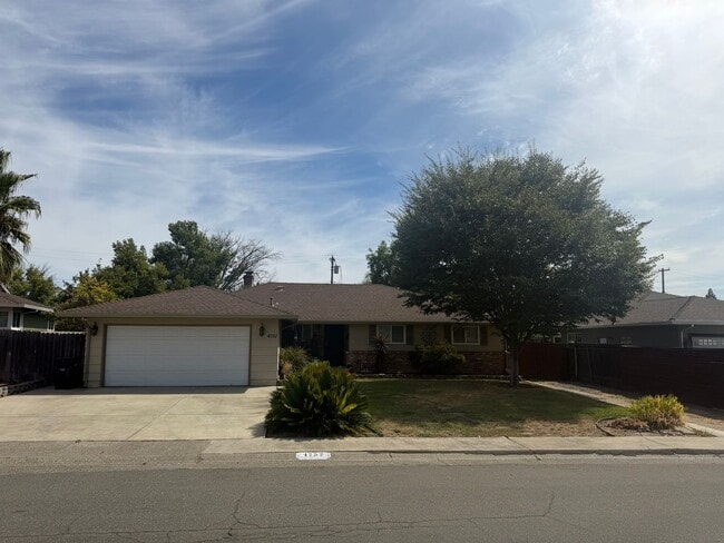 4752 Crestview Dr