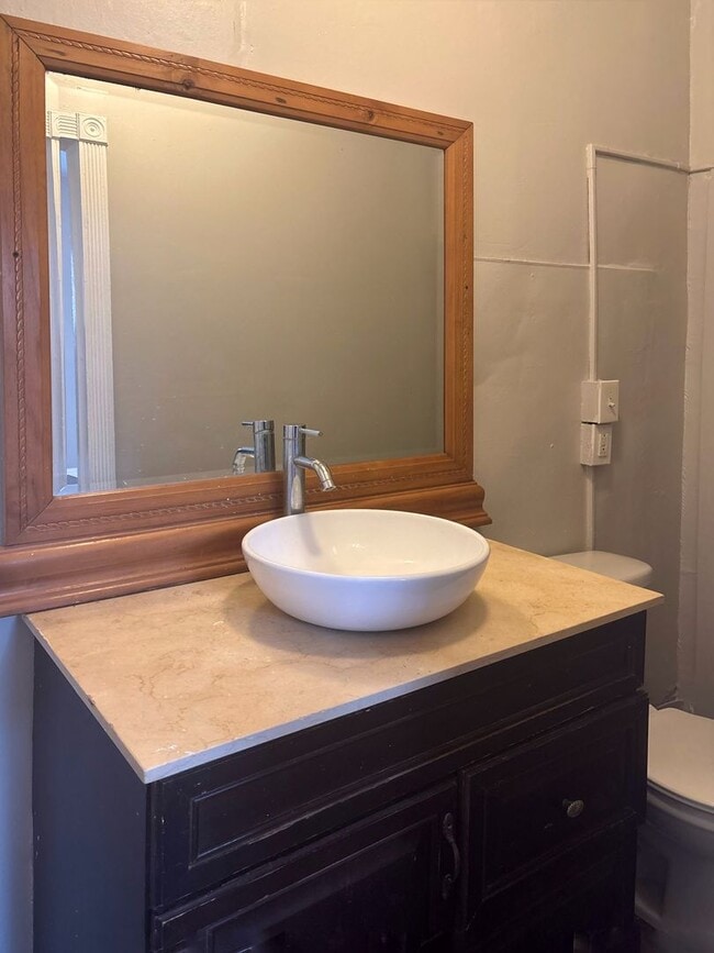 Photo - Spacious 5-Bed, 1-Bath, 1,890 sqt