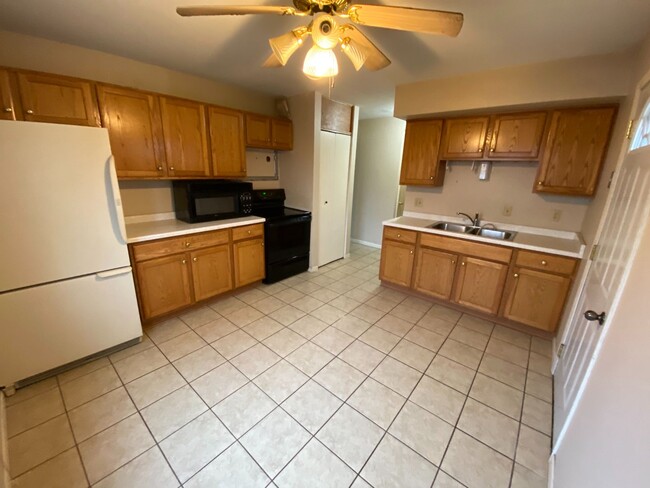 Photo - 906-908 Peterson Street Unit 906