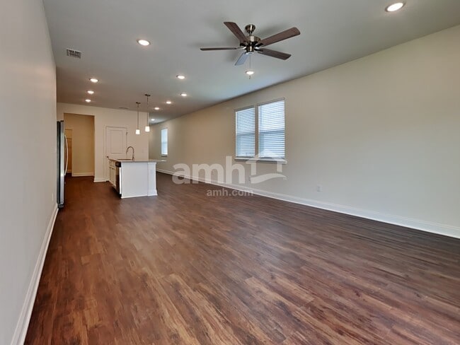 Photo - 608 Onate Cir