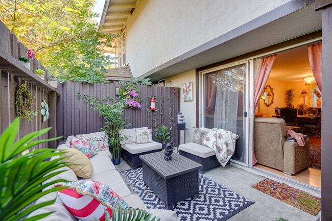 Photo - 5474 Roundtree Pl Unit ID1305048P