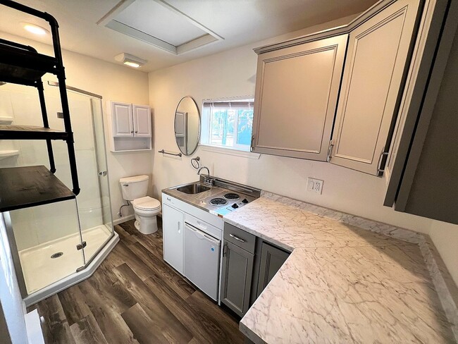 Building Photo - 860 Quincy St Unit 862