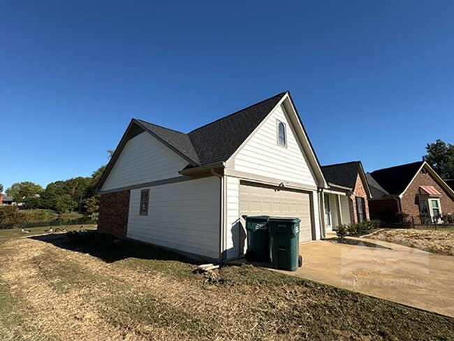 Photo - 316 Sparky Cove