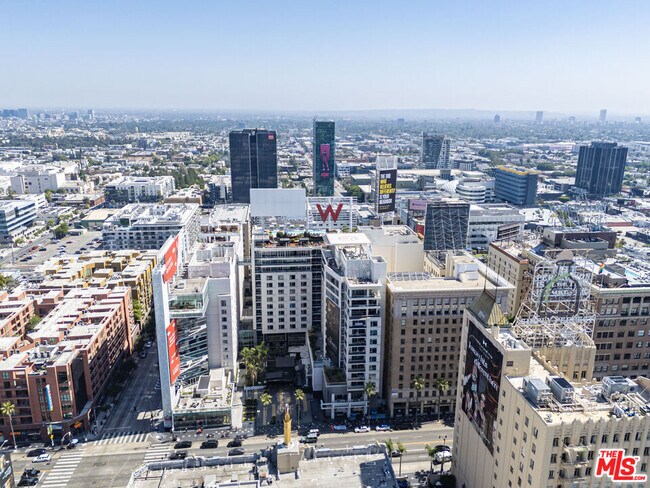 Building Photo - 6250 Hollywood Blvd Unit 4D Rental