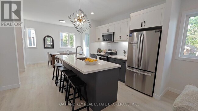 Photo - 1208 Fanshawe Park Rd E