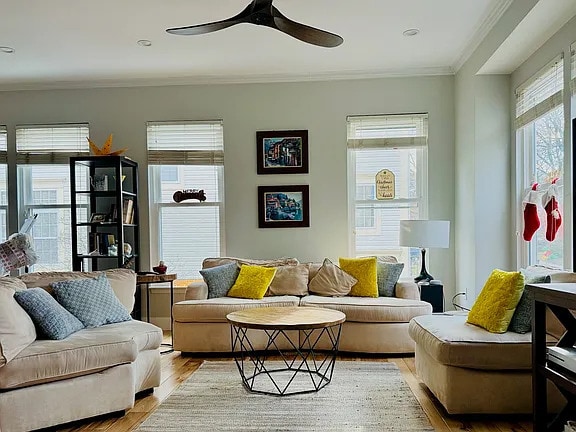 Building Photo - 3911 Elbert Ave