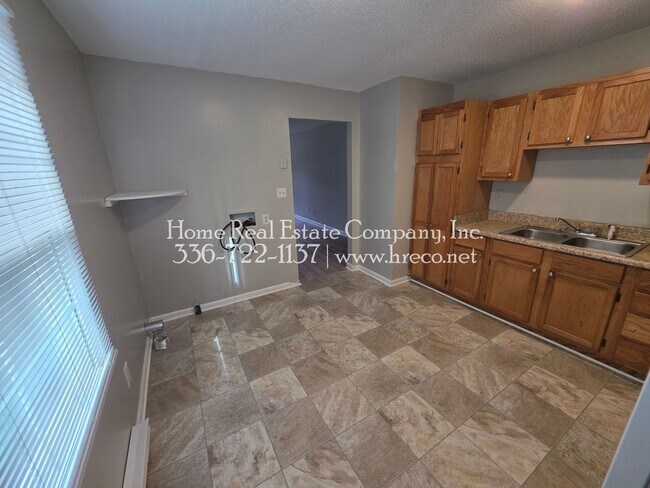 Photo - 4263 Mineral Ave