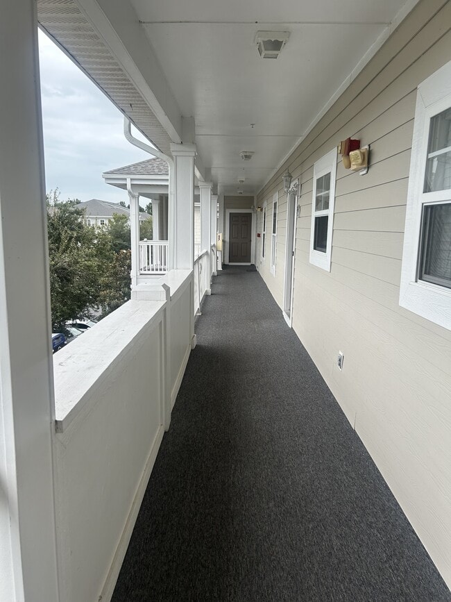 Building Photo - 805 Crumpet Ct