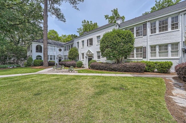 Photo - 21 Peachtree Memorial Dr NW Unidad 6 Rental