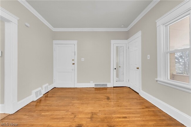 Photo - 1041 E 169th St Unidad 1043/UP