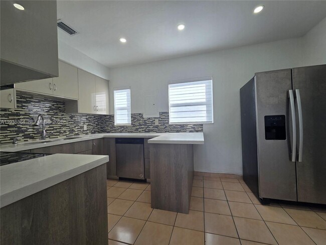 Photo - 6240 SW 21st St Unit 6242