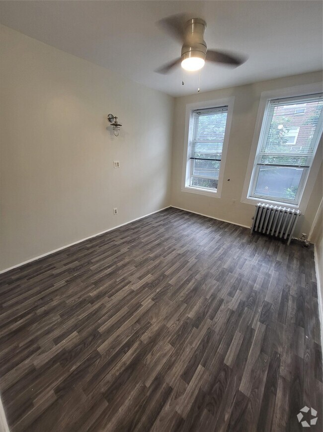 Building Photo - 30-35-3049 49th St Unit 1st Floor Rental