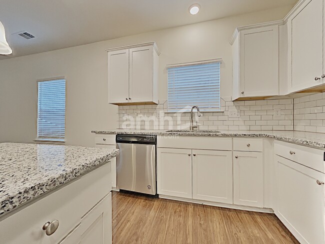 Photo - 277 Ivy Brook Dr