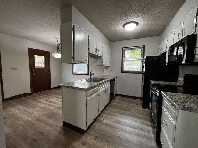 Photo - 3 Bedroom 2 Bath Duplex
