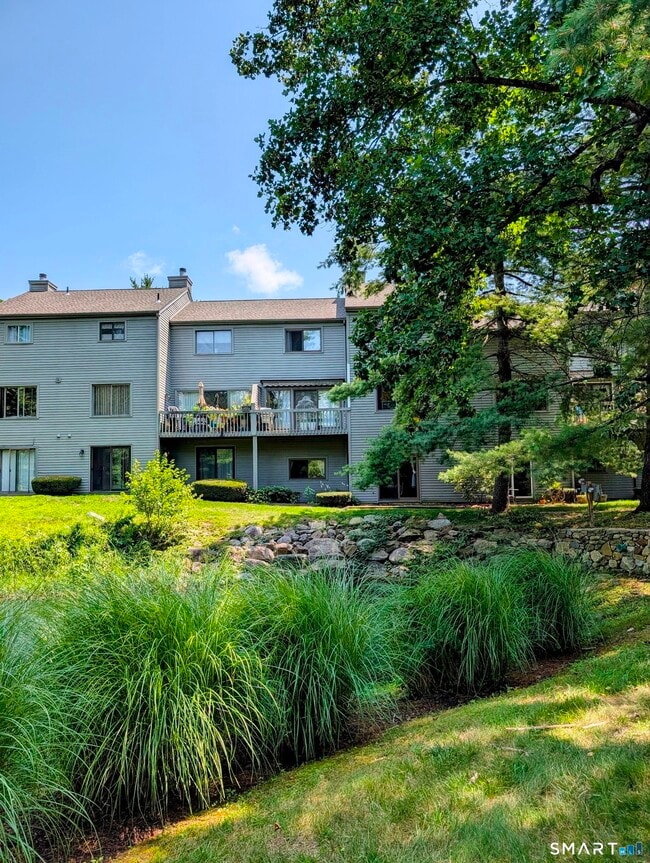 Photo - 6 Ledgewood Dr Unit 6
