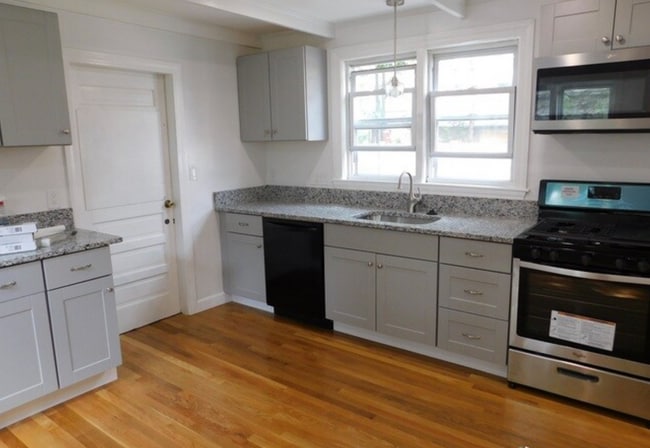 Building Photo - 168 River St Unit 1