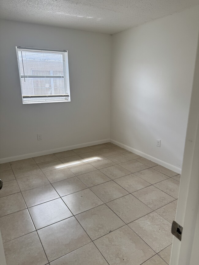 Photo - 5914 N Haverhill Rd