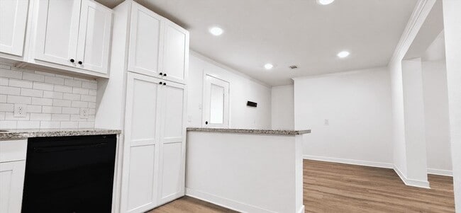Photo - 2102 Margaret St