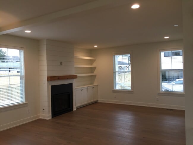 Photo - 1207 Sweetbriar Ave