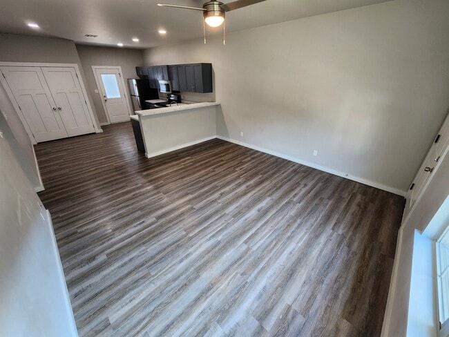 Photo - 417 E 13th St