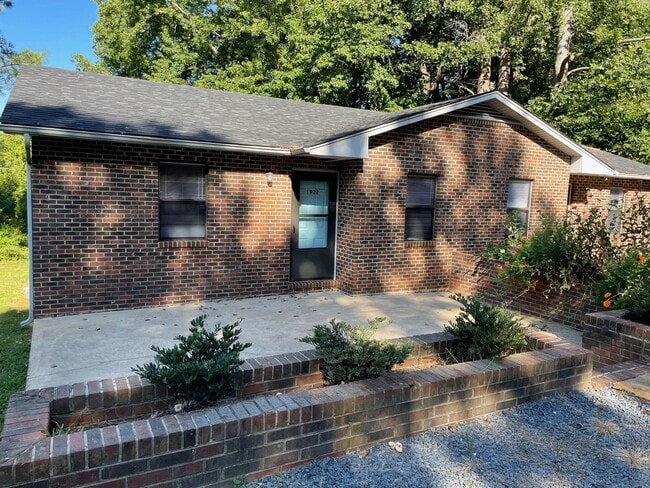 Building Photo - 1901 Unit 1922 DENNIS ST Rental
