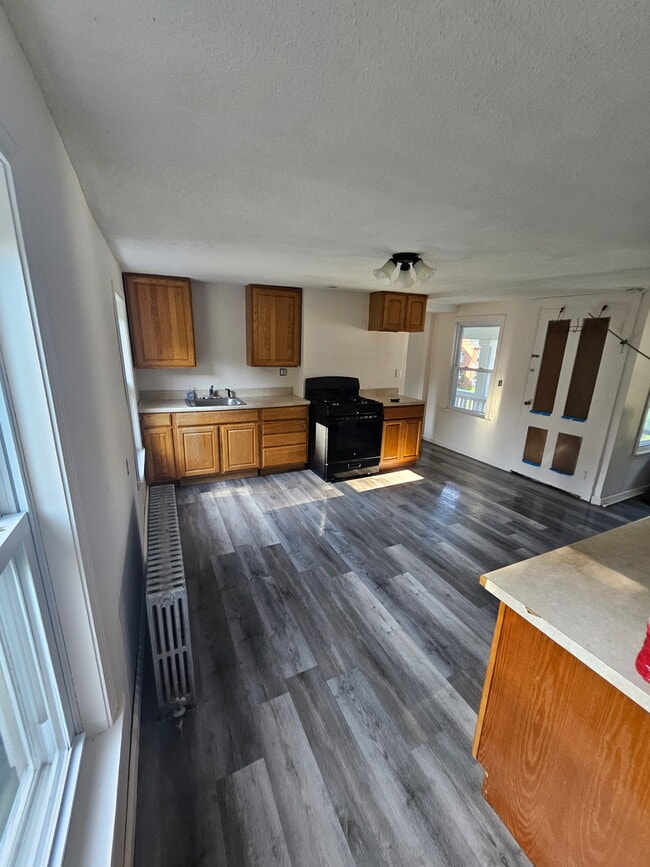 Building Photo - 34 Elm St Unit B Rental