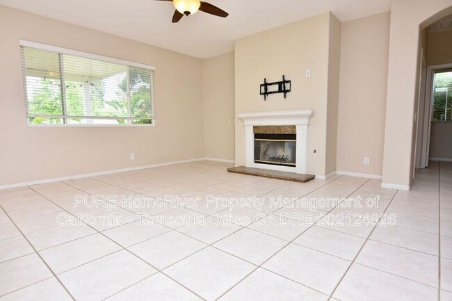 41716 Monterey Pl