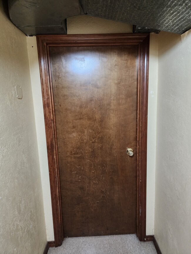 Front Door - 270 Roosevelt Ln Unit Studio