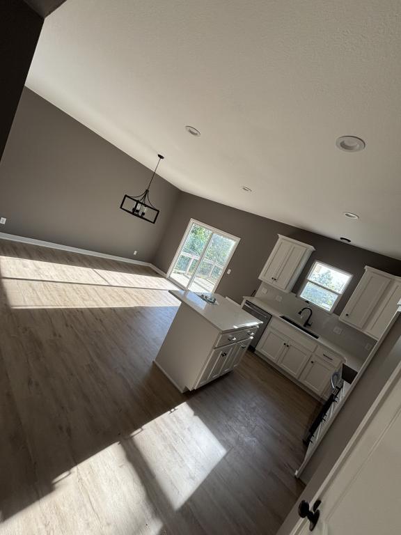 Photo - 805 Thieme St