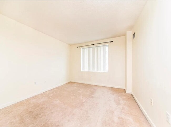 Photo - 8-12 Museum Way - 8-12 Museum