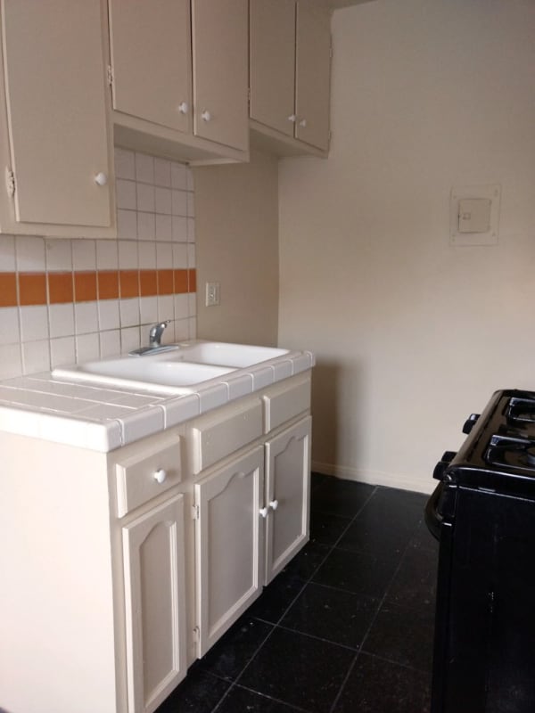 Building Photo - 3332 Drew St Rental