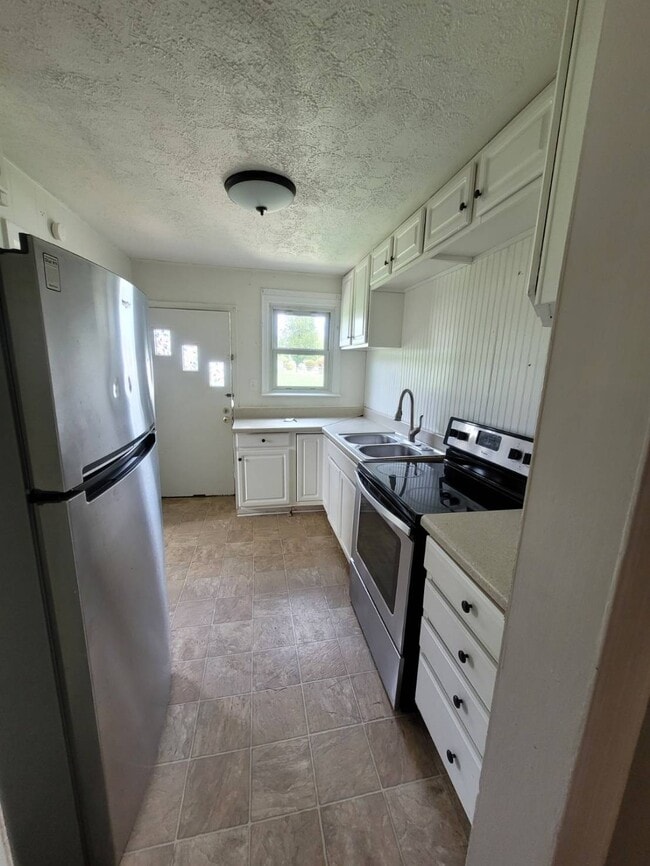 Photo - 401 Amber St