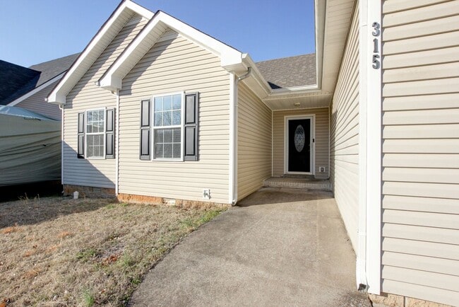 Photo - 3 bed 2 bath Fenced yard.  Heart of St. B.  Hurry.