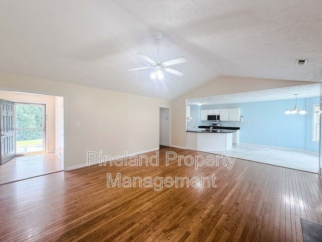 Photo - 219 Woodland Dr