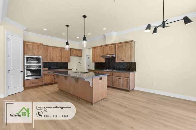 Photo - 2856 River Dr