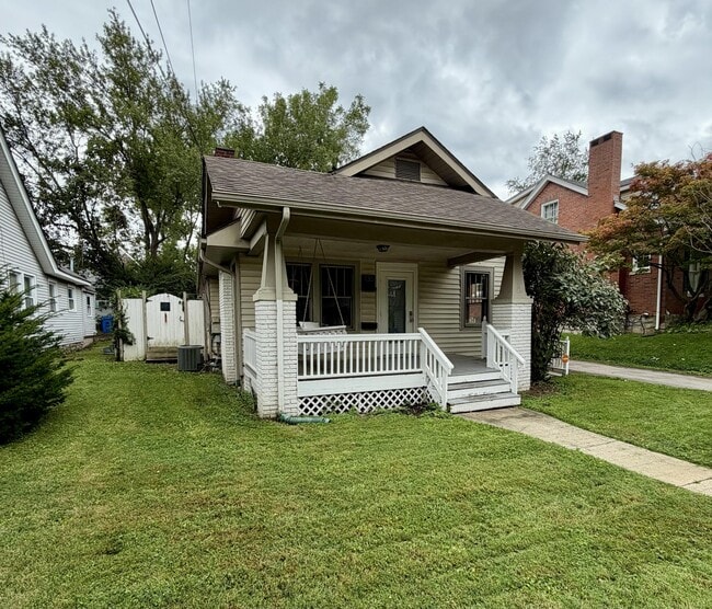 Building Photo - 136 Owsley Ave