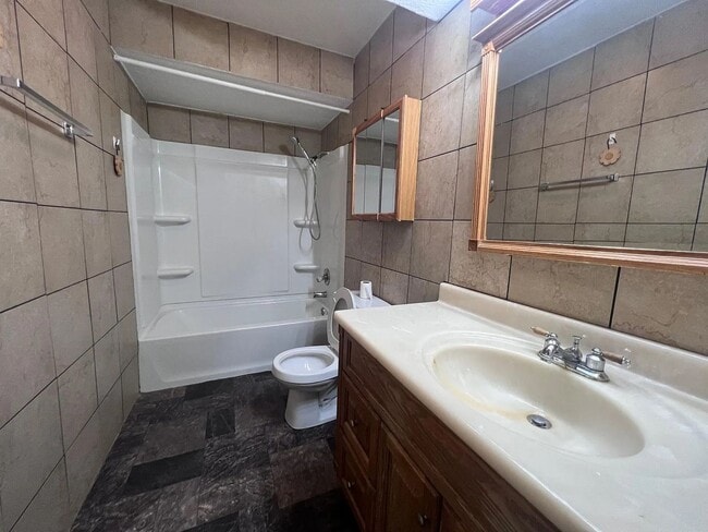 Photo - 122 Westwood Cir