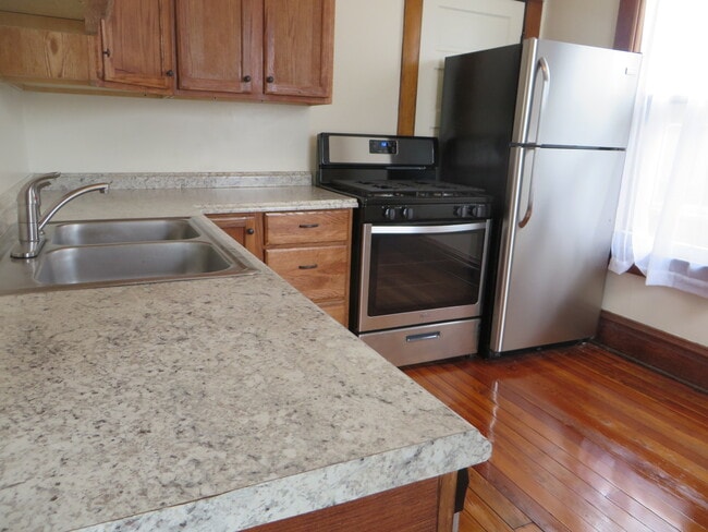 Building Photo - 1205 Fulton St Unit 2
