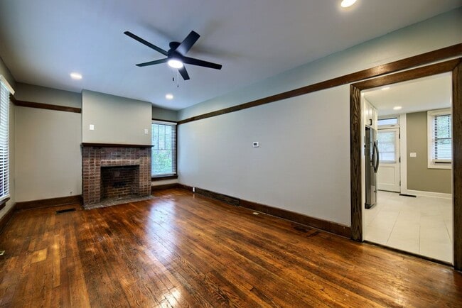 Photo - 251 E Lane Ave