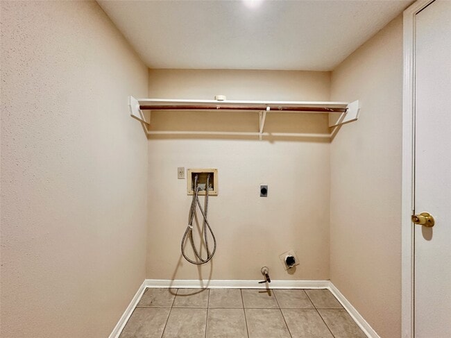 Photo - 6437 Chatham Island Ln