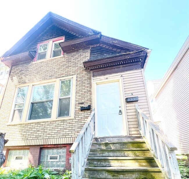 Building Photo - 1128 E Clarke St Unit 1 Rental
