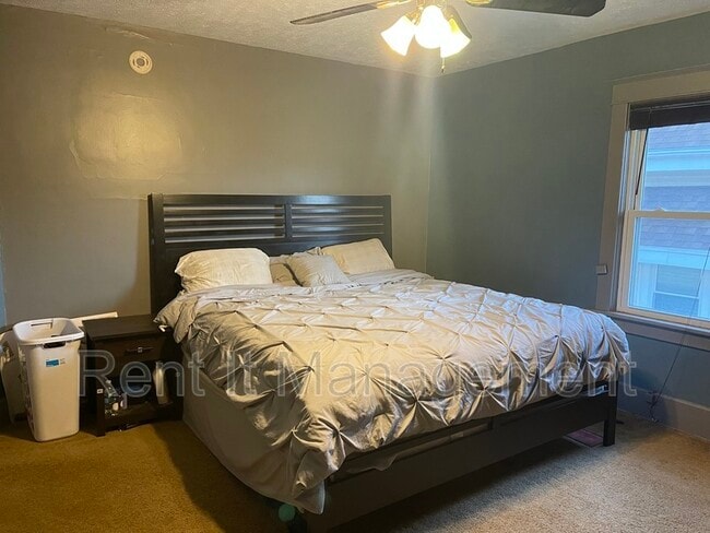 Photo - 2595 Evans St