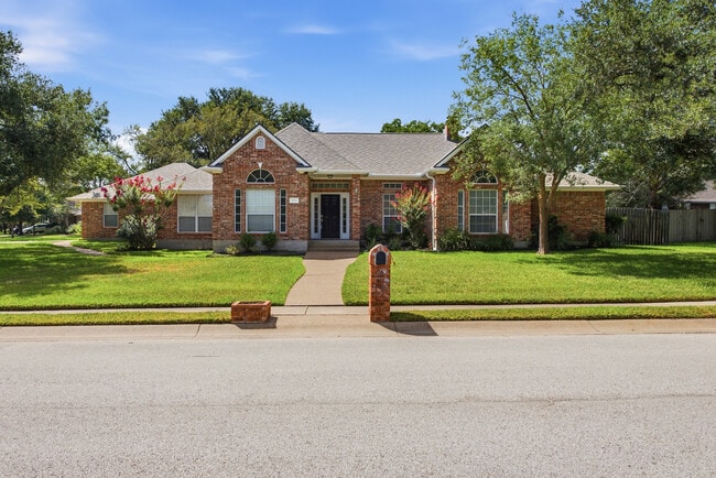 Photo - 905 Winged Foot Dr