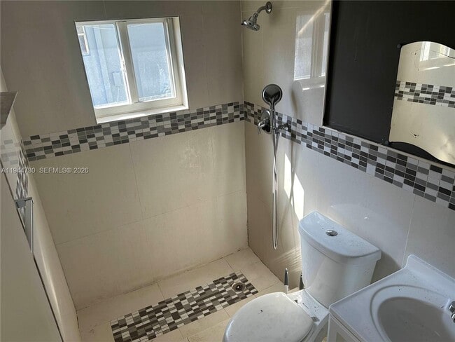 Photo - 2407 SW 42nd Ave Unit C