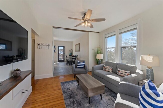 Photo - 15 Narragansett Ave