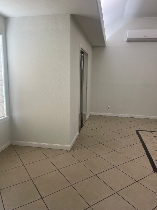 Photo - 7618 Linden St